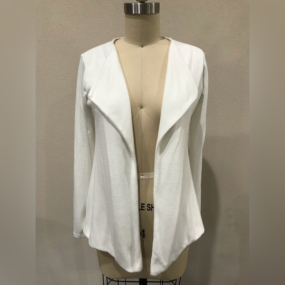 GO COUTURE White Cardigan size Small